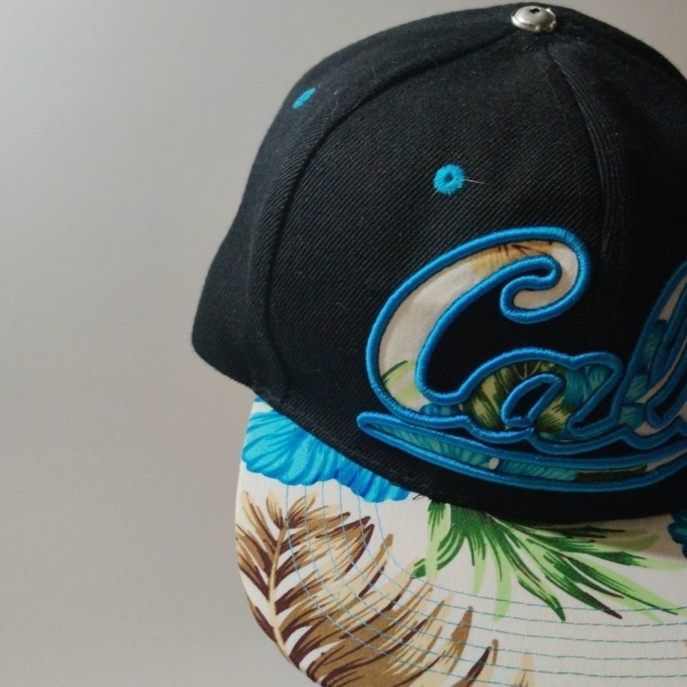 Cali Branded Blue and white Tropical Floral SnapBack Hat - Picture 5 of 11